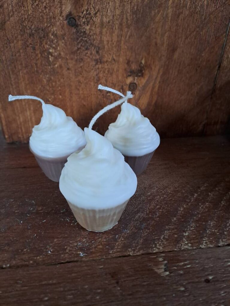 Cupcake kaars- 100%koolzaadwas- handmade-candle - Afbeelding 3