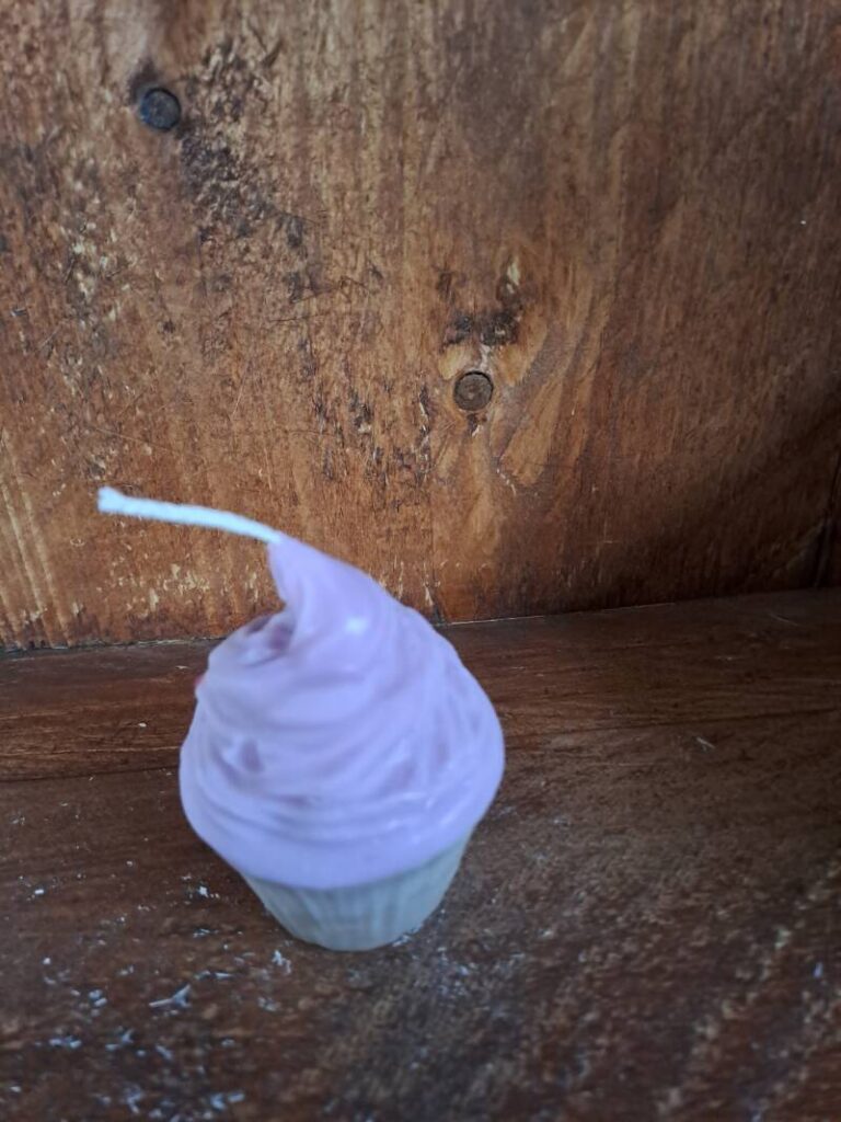 Cupcake kaars- 100%koolzaadwas- handmade-candle - Afbeelding 4