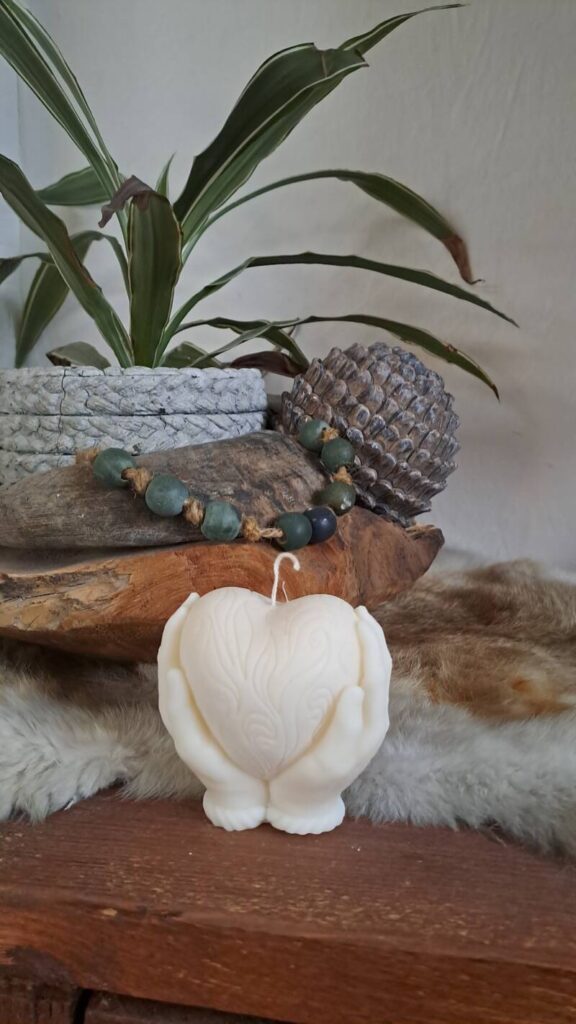 Decoratie kaars handen met hart- handgemaakt -valentijnsdag - Afbeelding 3