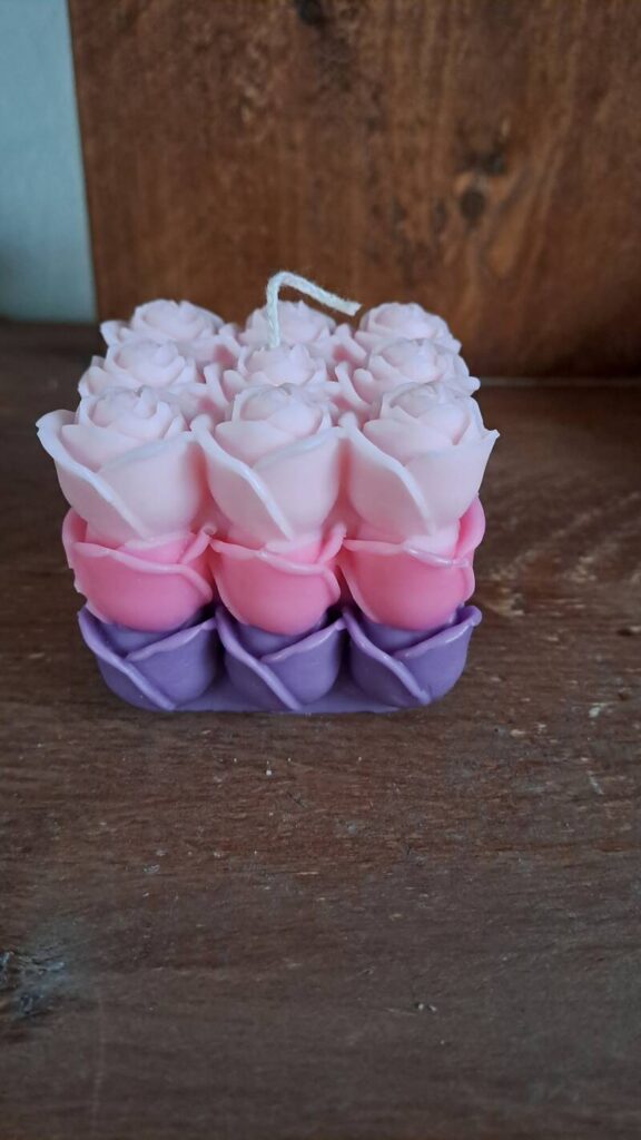 Roosjes kaars – kubes- cube- flower- 100%koolzaadwas