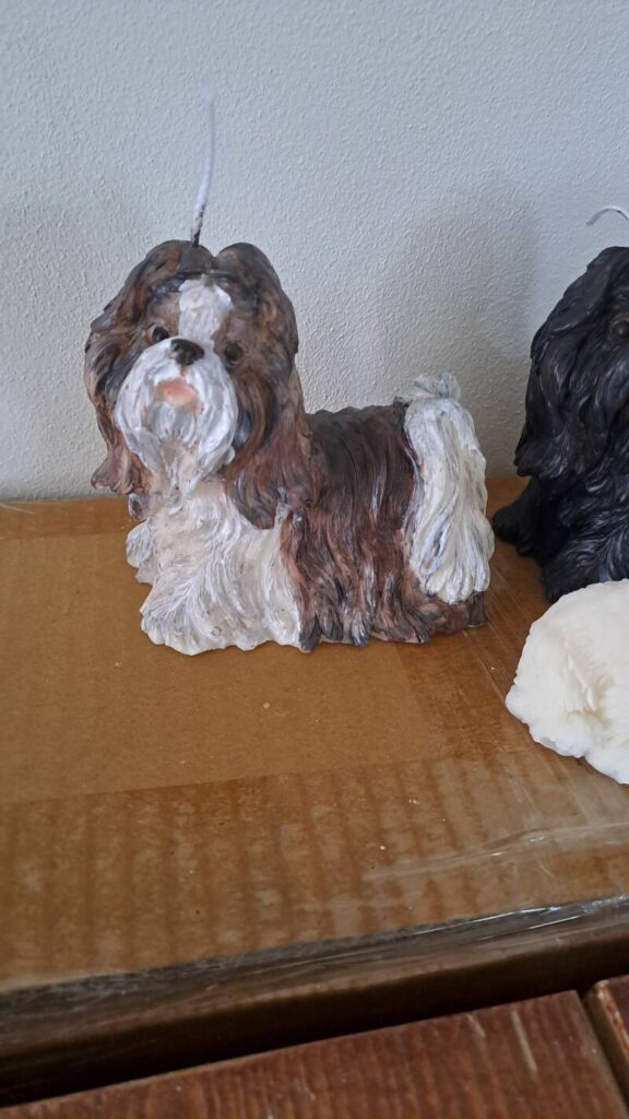 Grote Shih tzu kaars- candle- handgemaakt- koolzaadwas