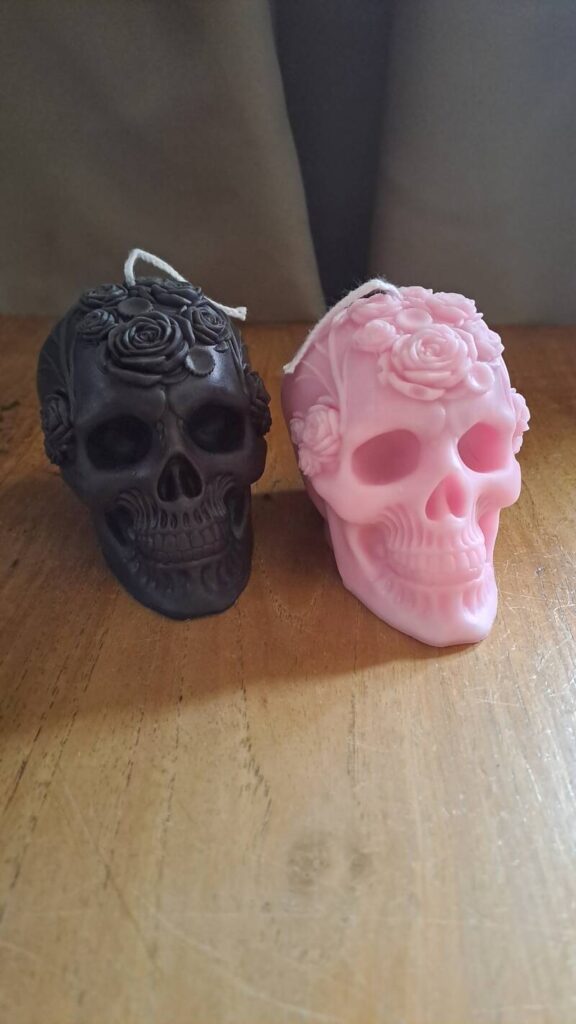 Skull doodshoofd kaars met bloemen - schedel decoratie - Afbeelding 7