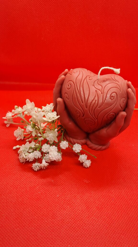 Decoratie kaars handen met hart- handgemaakt -valentijnsdag - Afbeelding 2