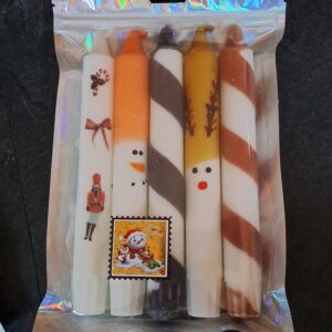 Cadeauset met 5 verschillende dinerkaarsen in Kerstthema