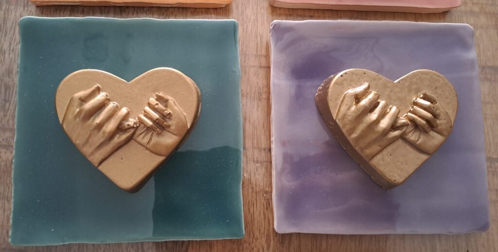 Tegeltje 3D hart met handen
