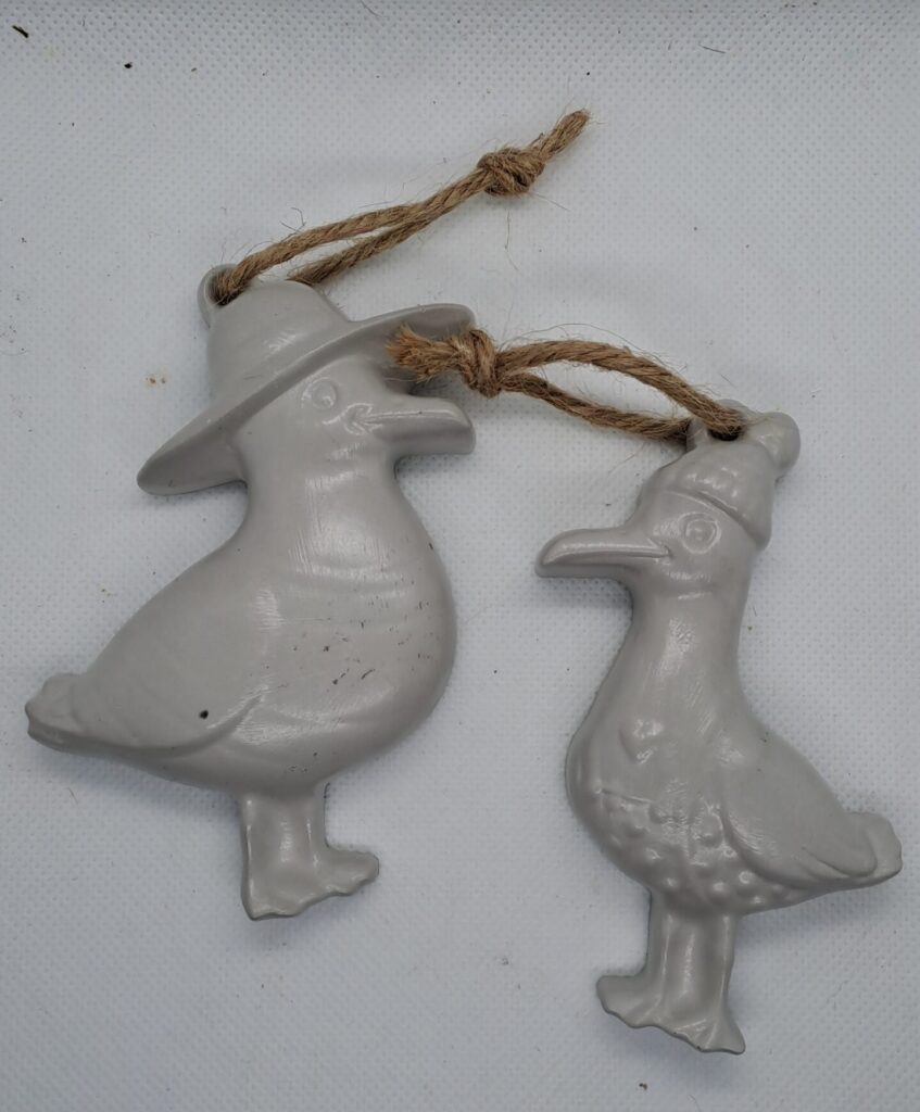 Set van 2 handgemaakte Jesmonite zeemeeuw hangers